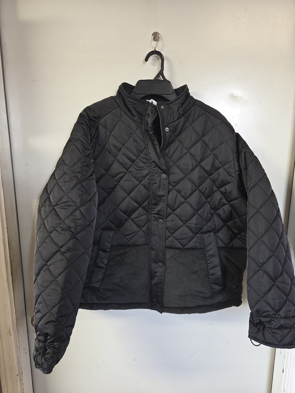 Black Quilted Women's Jacket - Lightweight Warmth